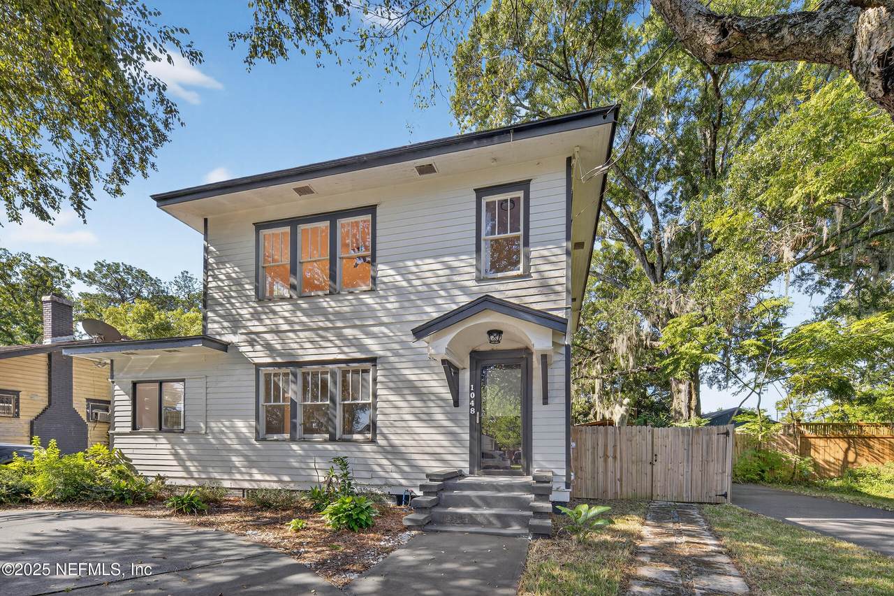1048 Ingleside Avenue - Photo 1
