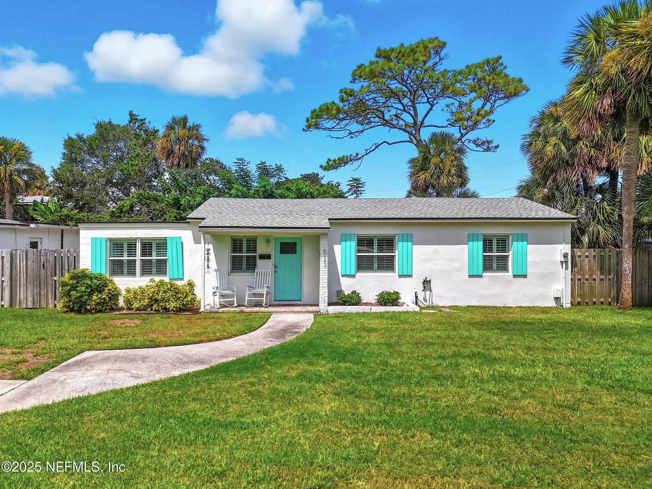 523 10TH Avenue - Photo 1