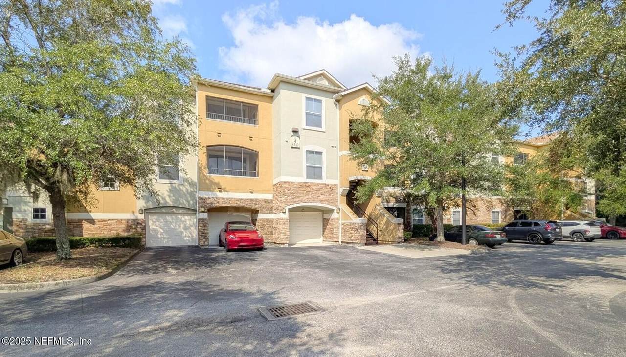 8539 Gate Parkway - Photo 1