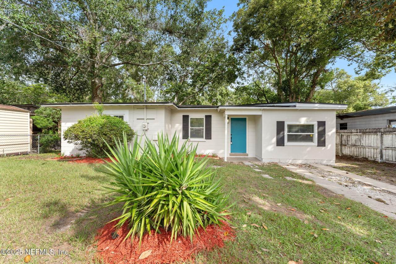 5873 Oaklane Drive - Photo 1