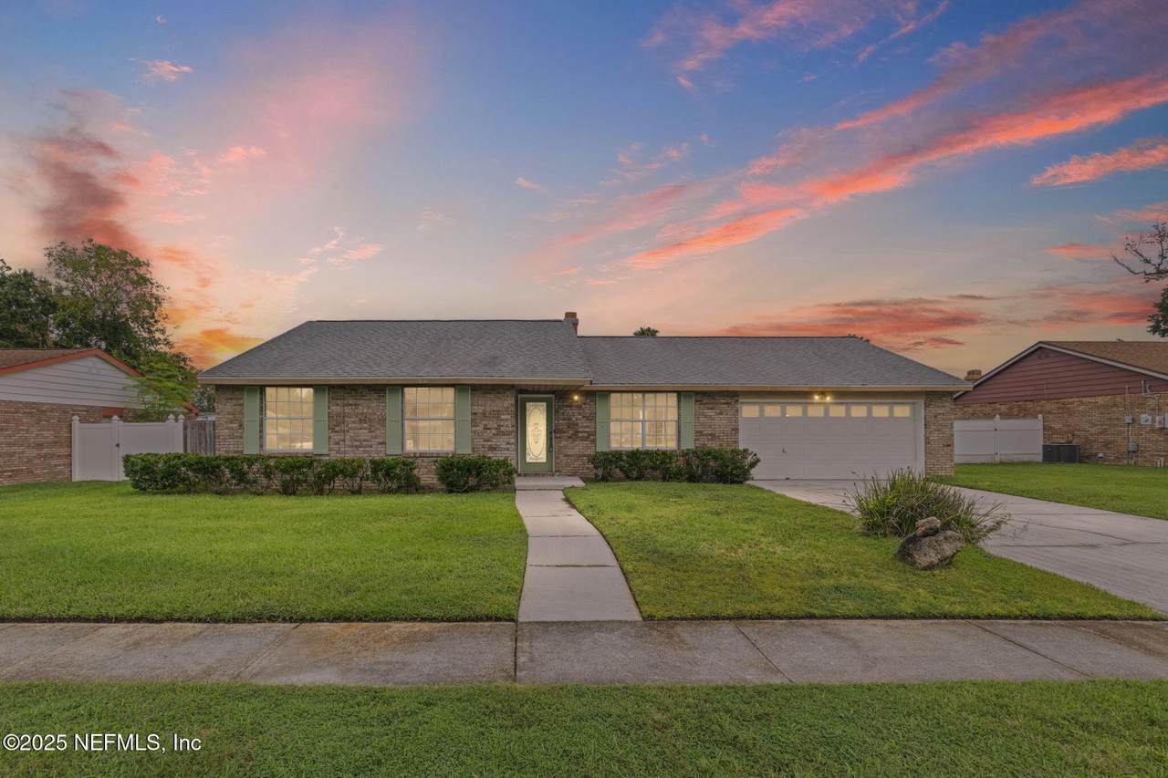 1780 Bartlett Avenue - Photo 1