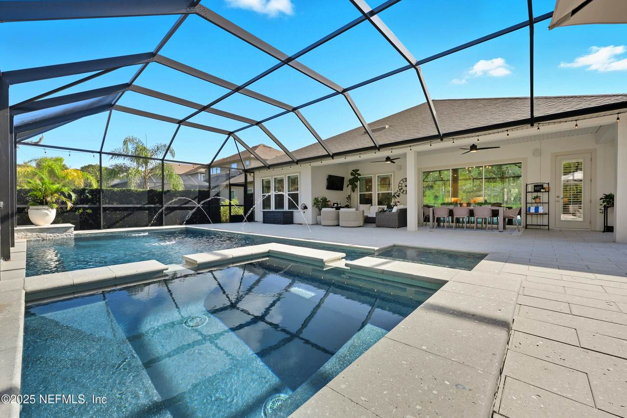 565 Southern Oak Drive - Photo 1