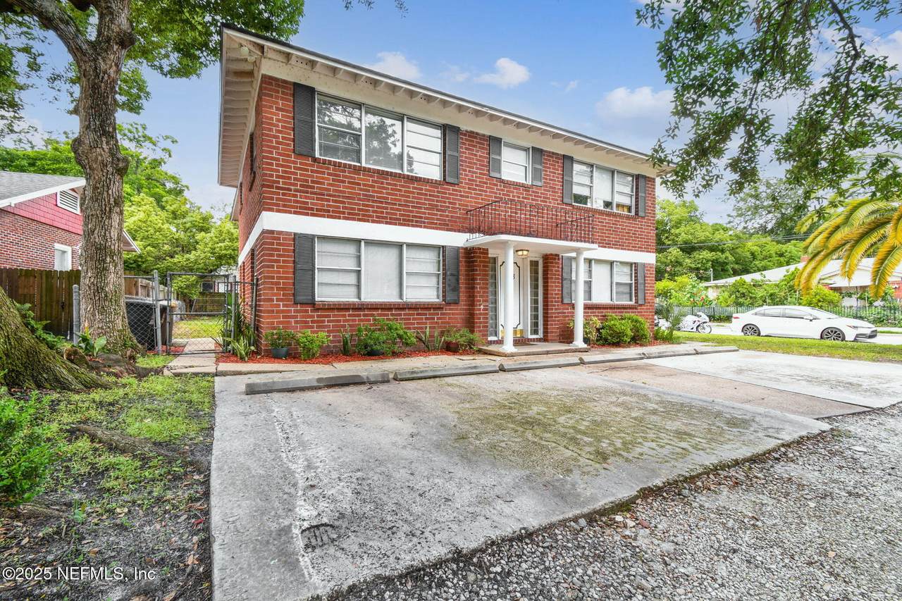 828 Acosta Street - Photo 1