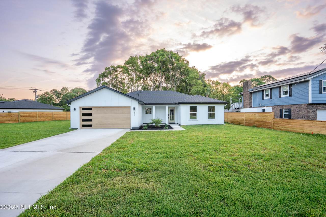 411 Royal Road - Photo 1