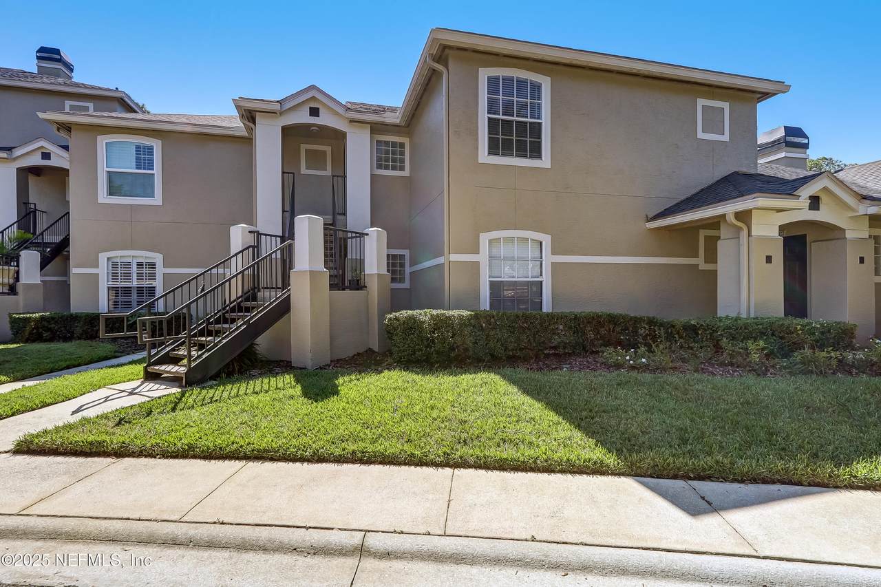 1655 The Greens Way - Photo 1