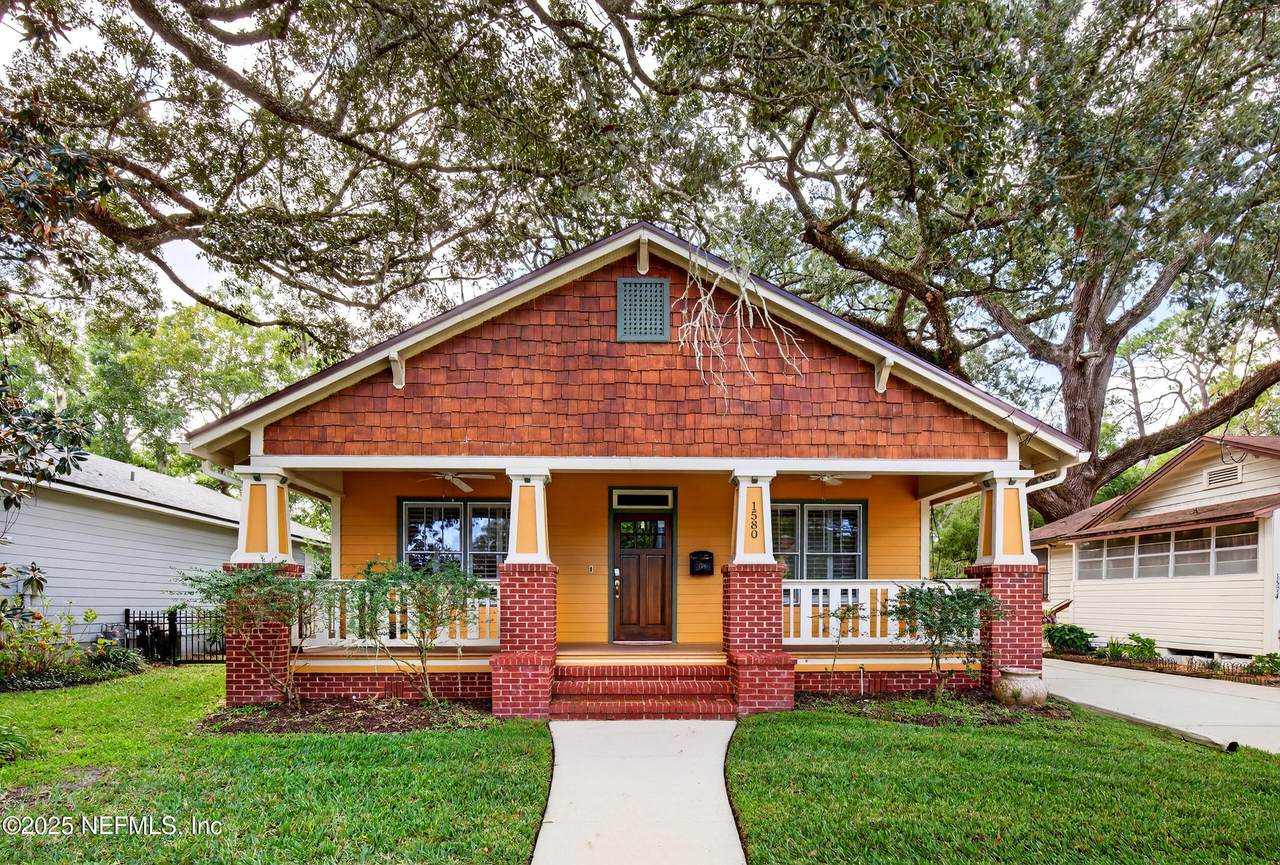 1580 Glendale Street - Photo 1