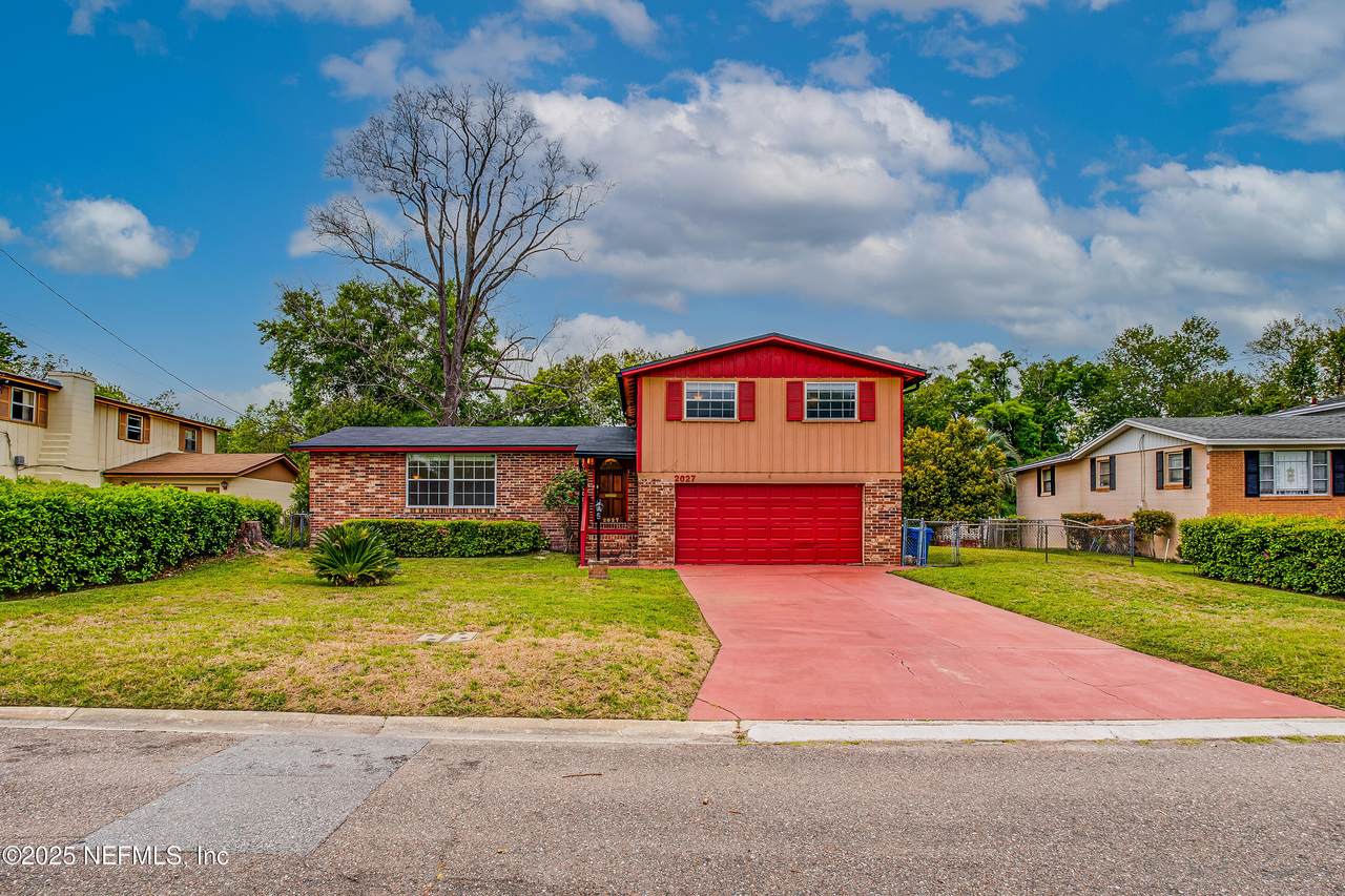 2027 Courtney Drive - Photo 1