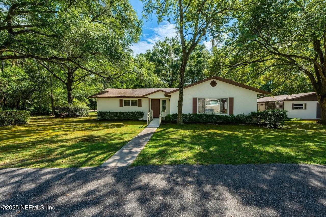 878 Champion Way - Photo 1