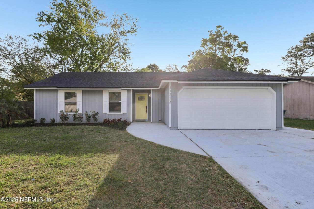 11213 Cloverhill Circle - Photo 1