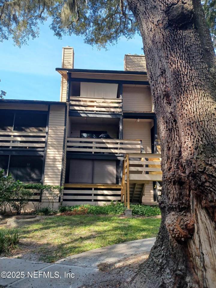 1604 Arcadia Drive - Photo 1