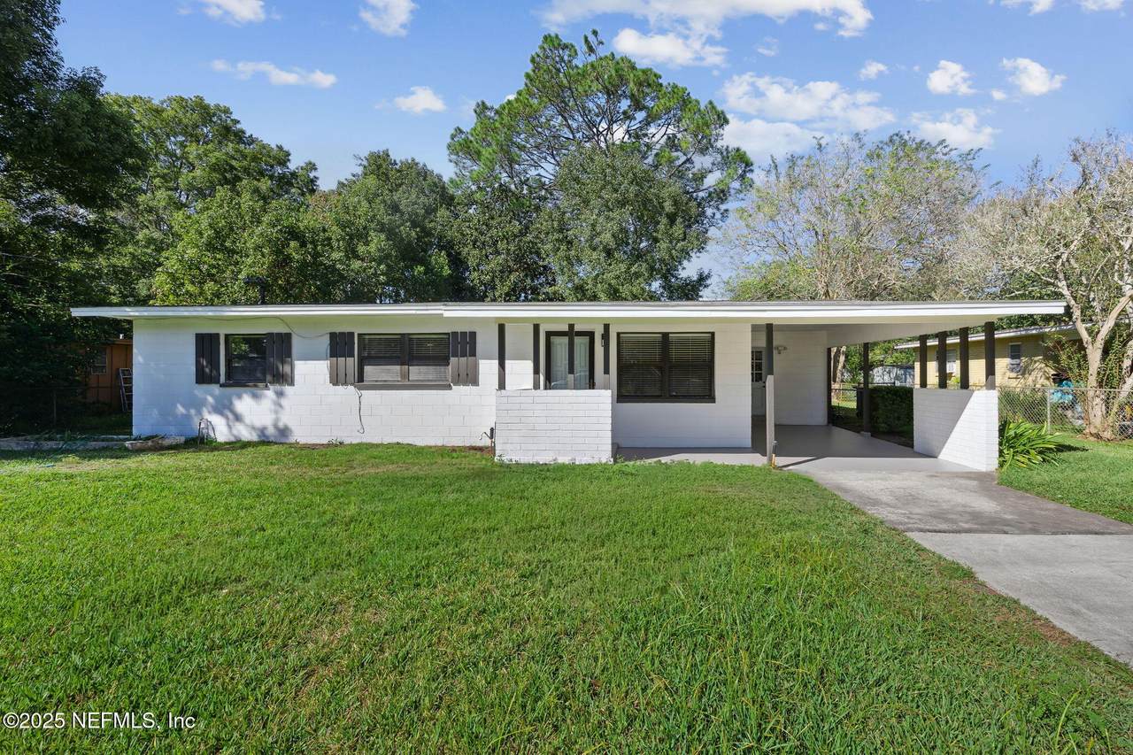 4718 Redstone Drive - Photo 1