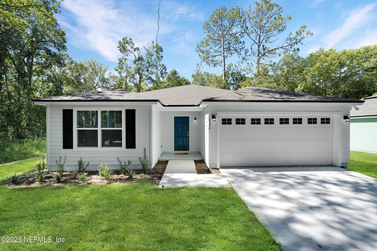 918 Deerwood Circle - Photo 1