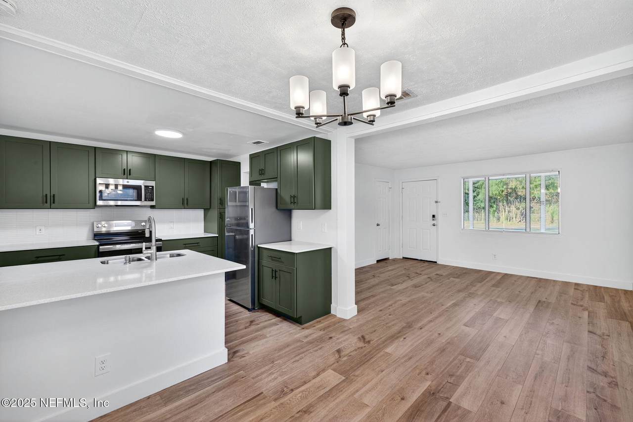 1259 Lake Shore Boulevard - Photo 1