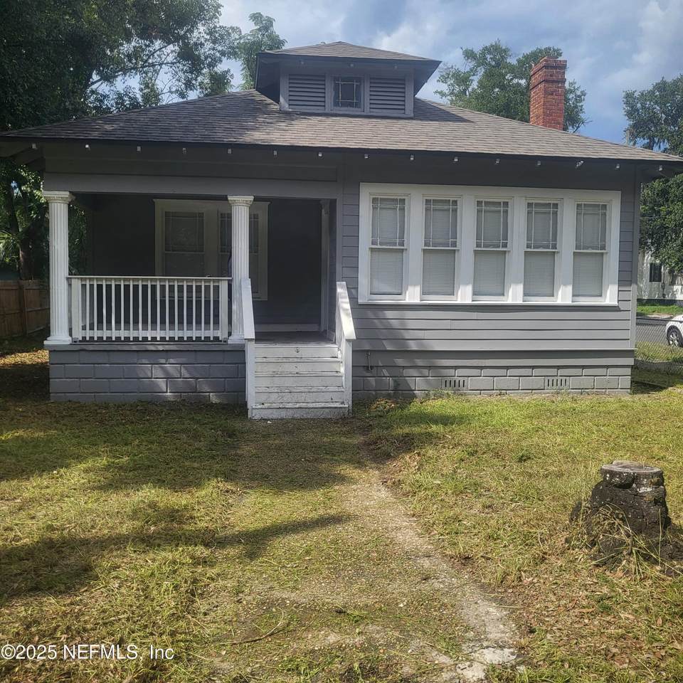 401 Woodbine Street - Photo 1