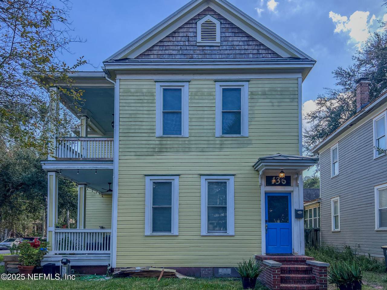 136 6TH Street - Photo 1