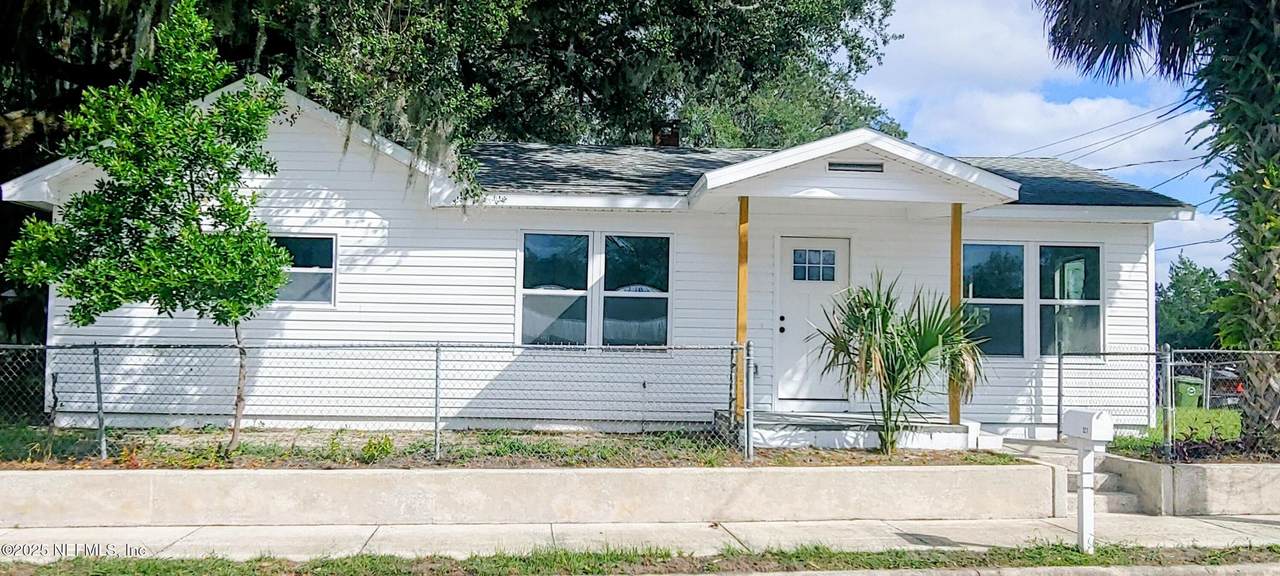 921 Husson Avenue - Photo 1