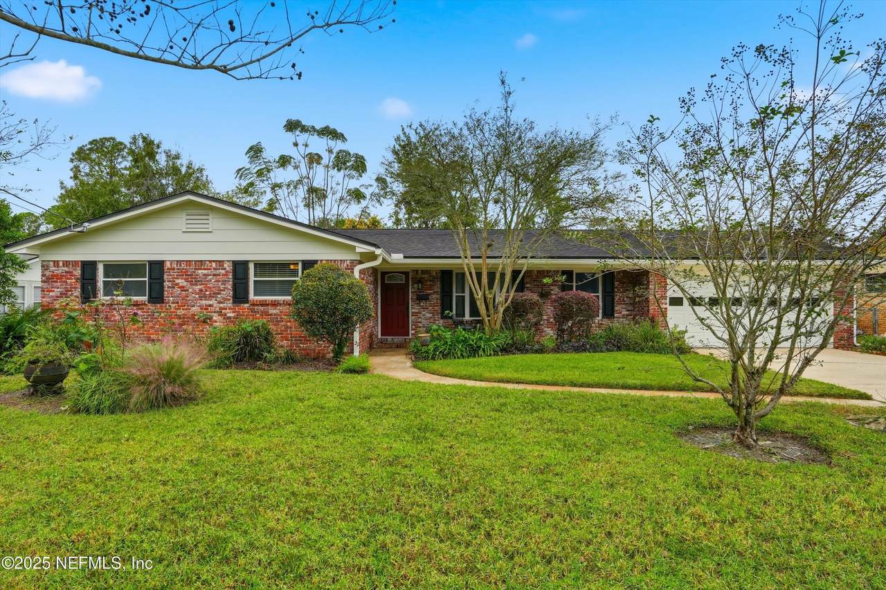 8648 Lincolnshire Road - Photo 1