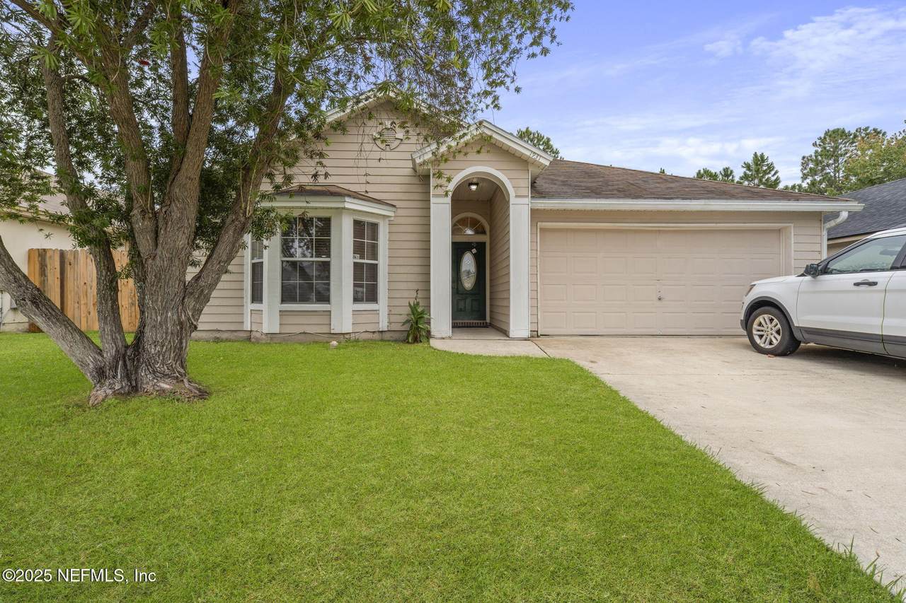 1931 Hunters Trace Circle - Photo 1