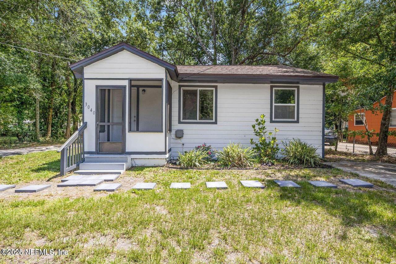 3040 5TH Street - Photo 1