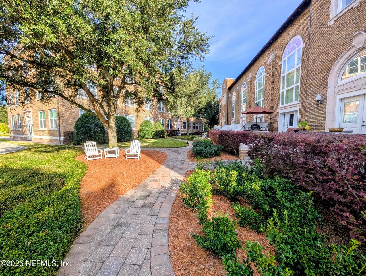 2525 College Street - Photo 1