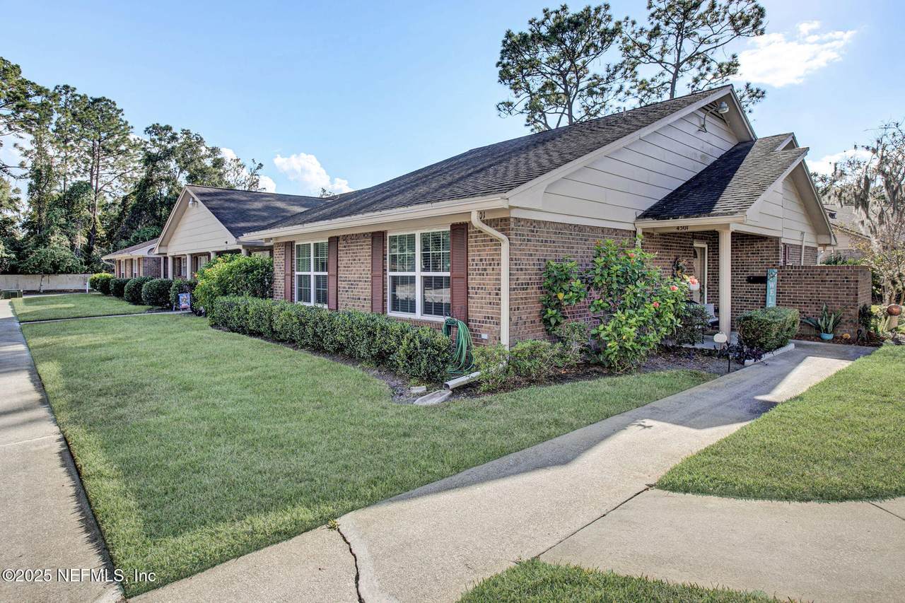 9252 San Jose Boulevard - Photo 1