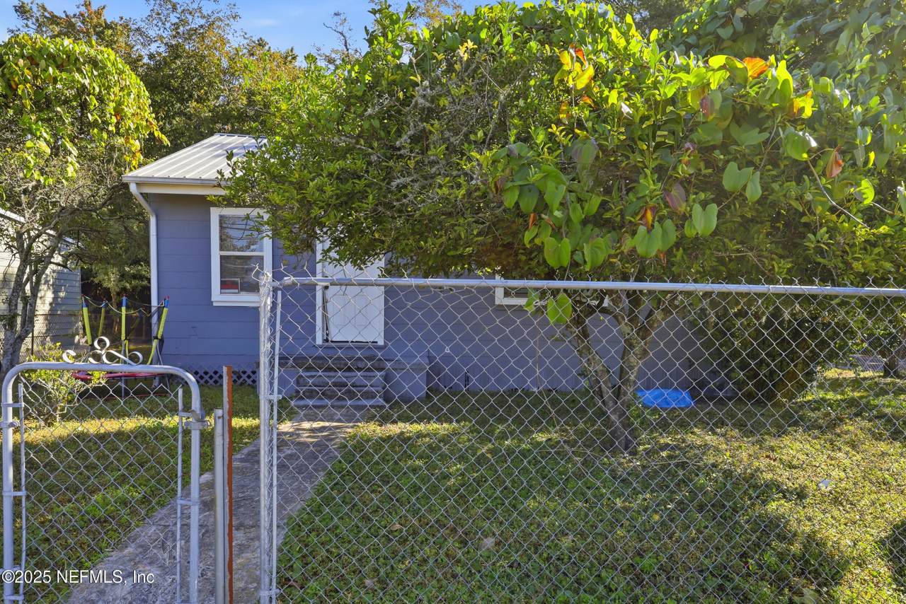 1305 Melson Avenue - Photo 1