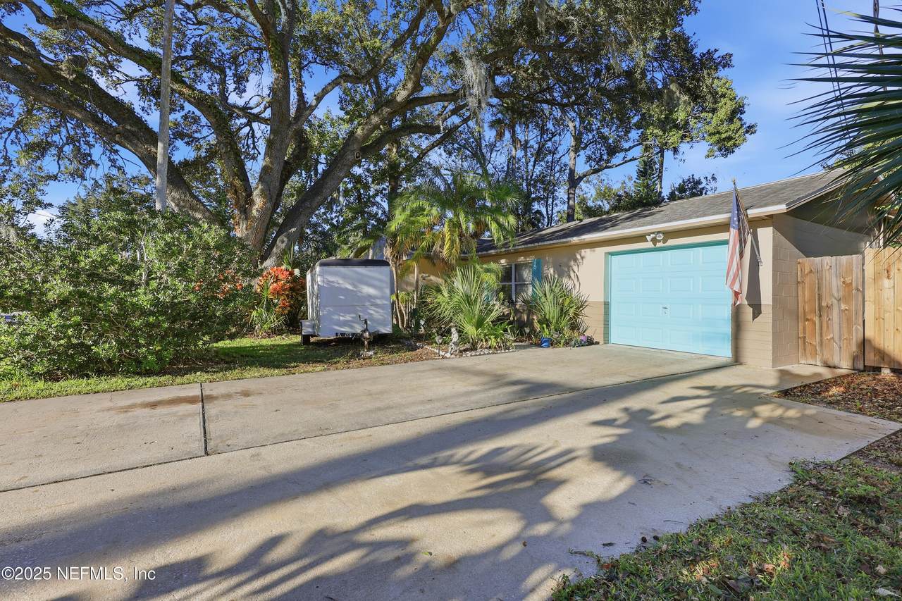 711 Grove Avenue - Photo 1