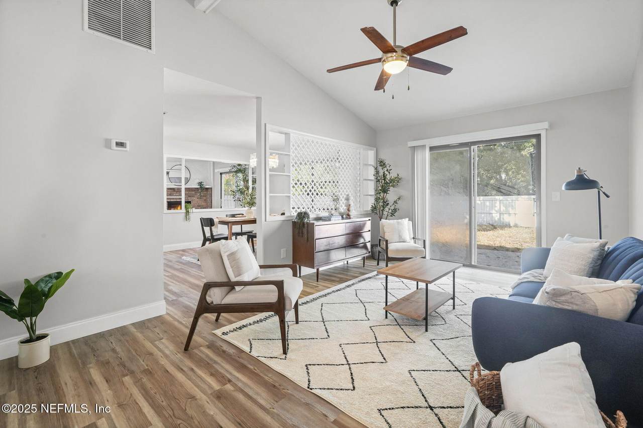 3042 Hampstead Dr Drive - Photo 1