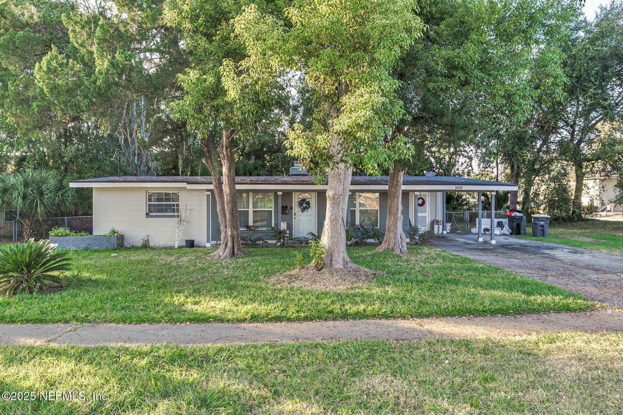 3008 Carrevero Drive - Photo 1