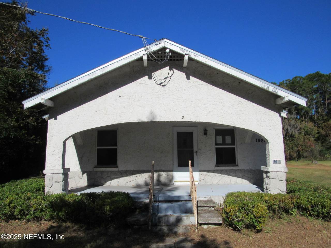 1985 Rowe Avenue - Photo 1