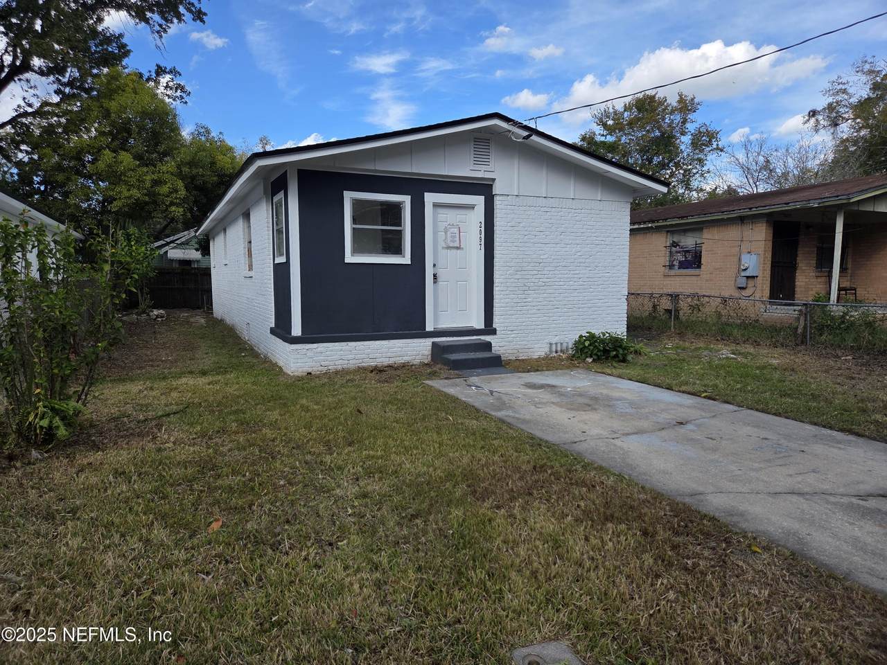 2097 Baldwin Street - Photo 1
