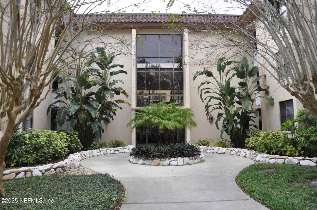 1820 Sevilla Boulevard - Photo 1