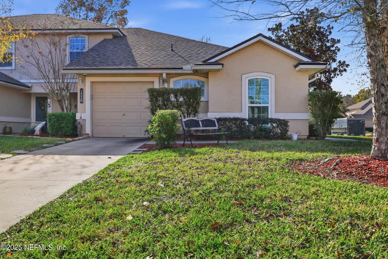 1665 Vineland Circle - Photo 1
