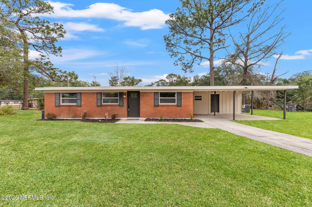 9621 Aberdare Avenue - Photo 1