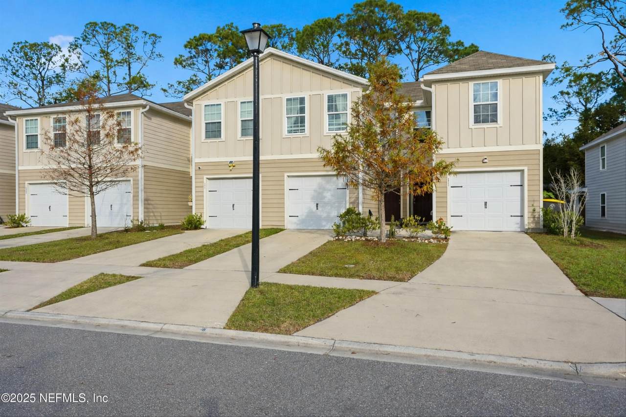 5935 Creekside Crossing Drive - Photo 1