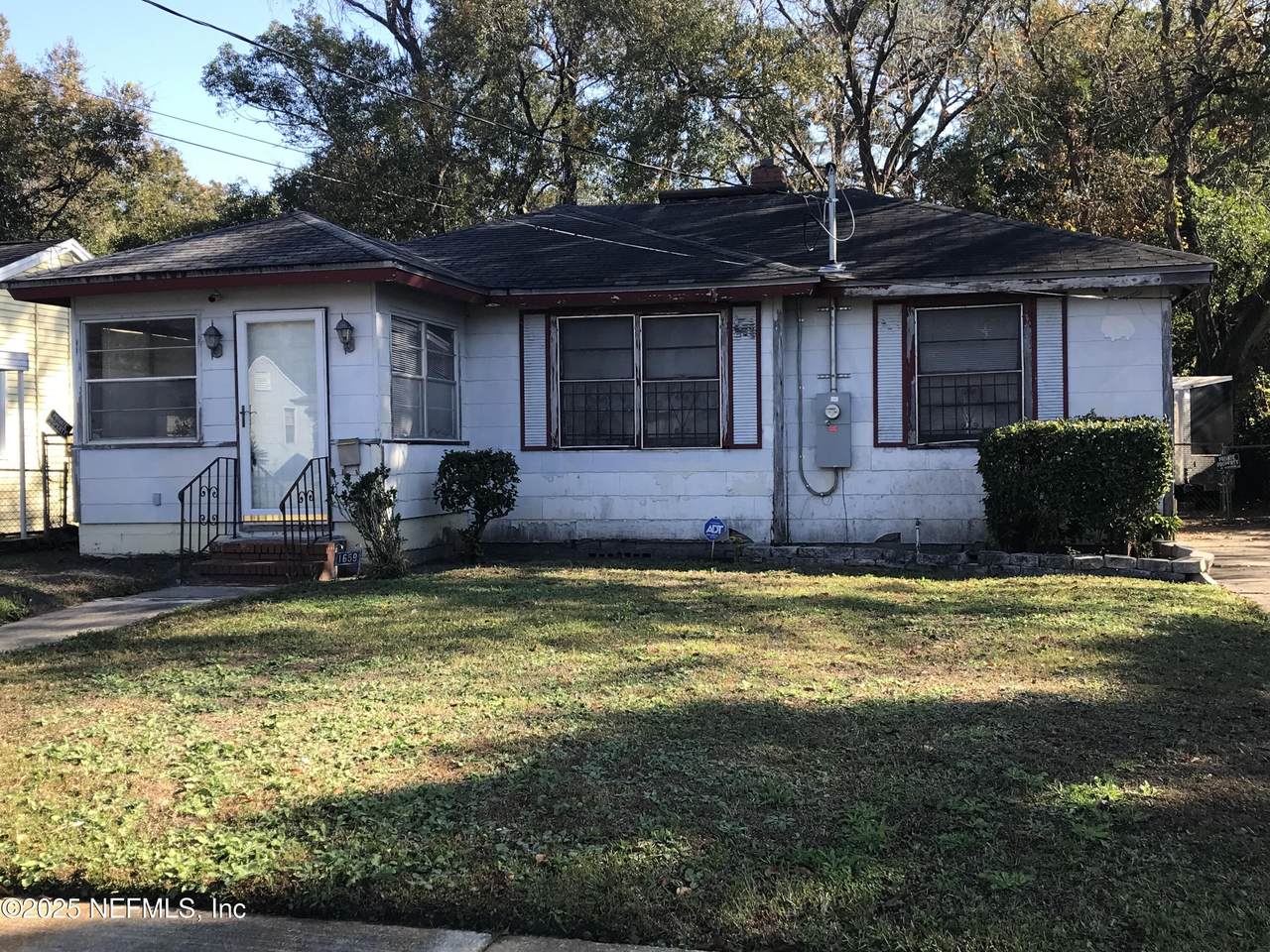 1659 University Street - Photo 1