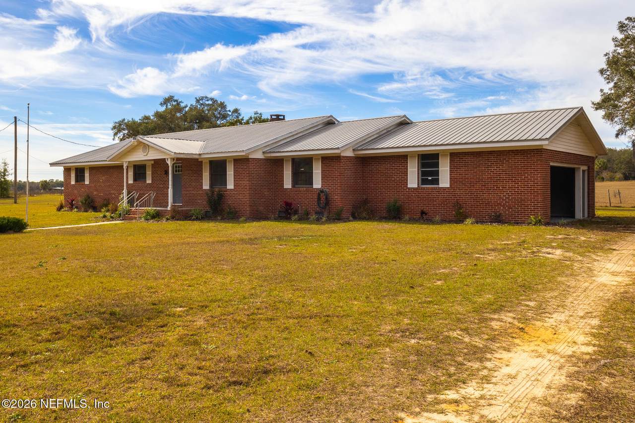 401 Pleasant Street - Photo 1