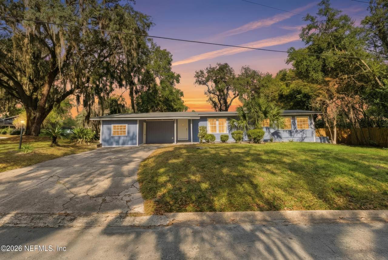 6231 Riviera Manor Drive - Photo 1