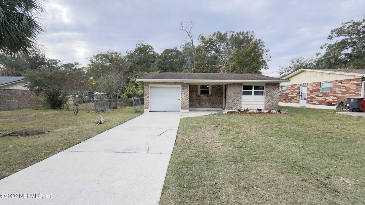 814 Greeland Avenue - Photo 1