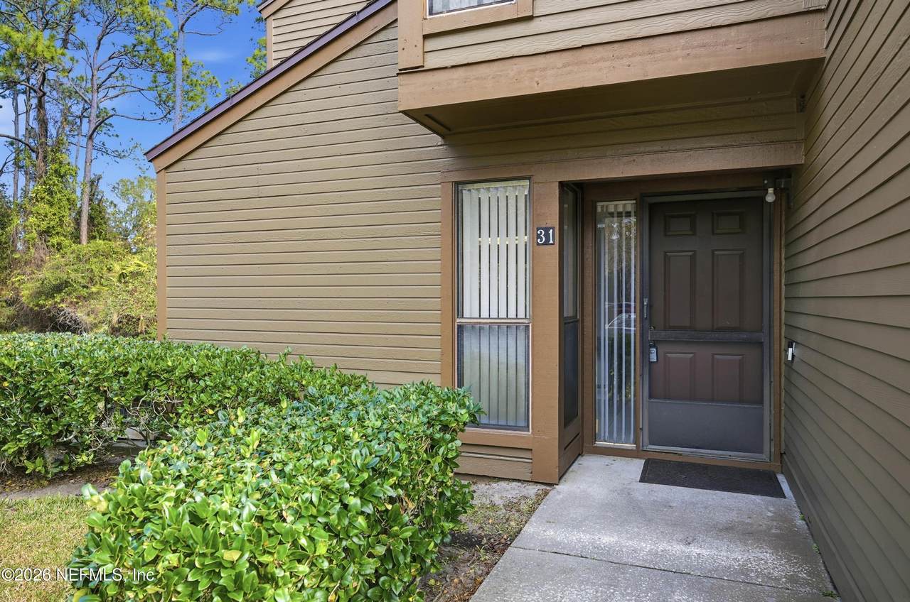 31 Oxford Lane - Photo 1