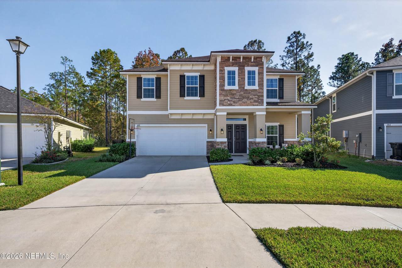 688 Sycamore Way - Photo 1