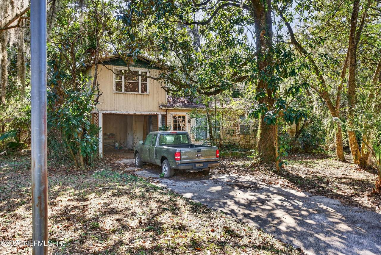 9622 Gibson Avenue - Photo 1