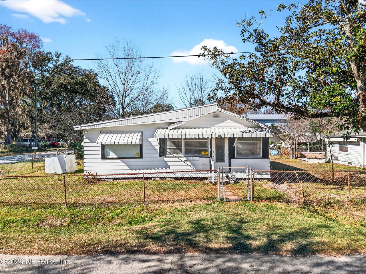 5021 Shannon Avenue - Photo 1