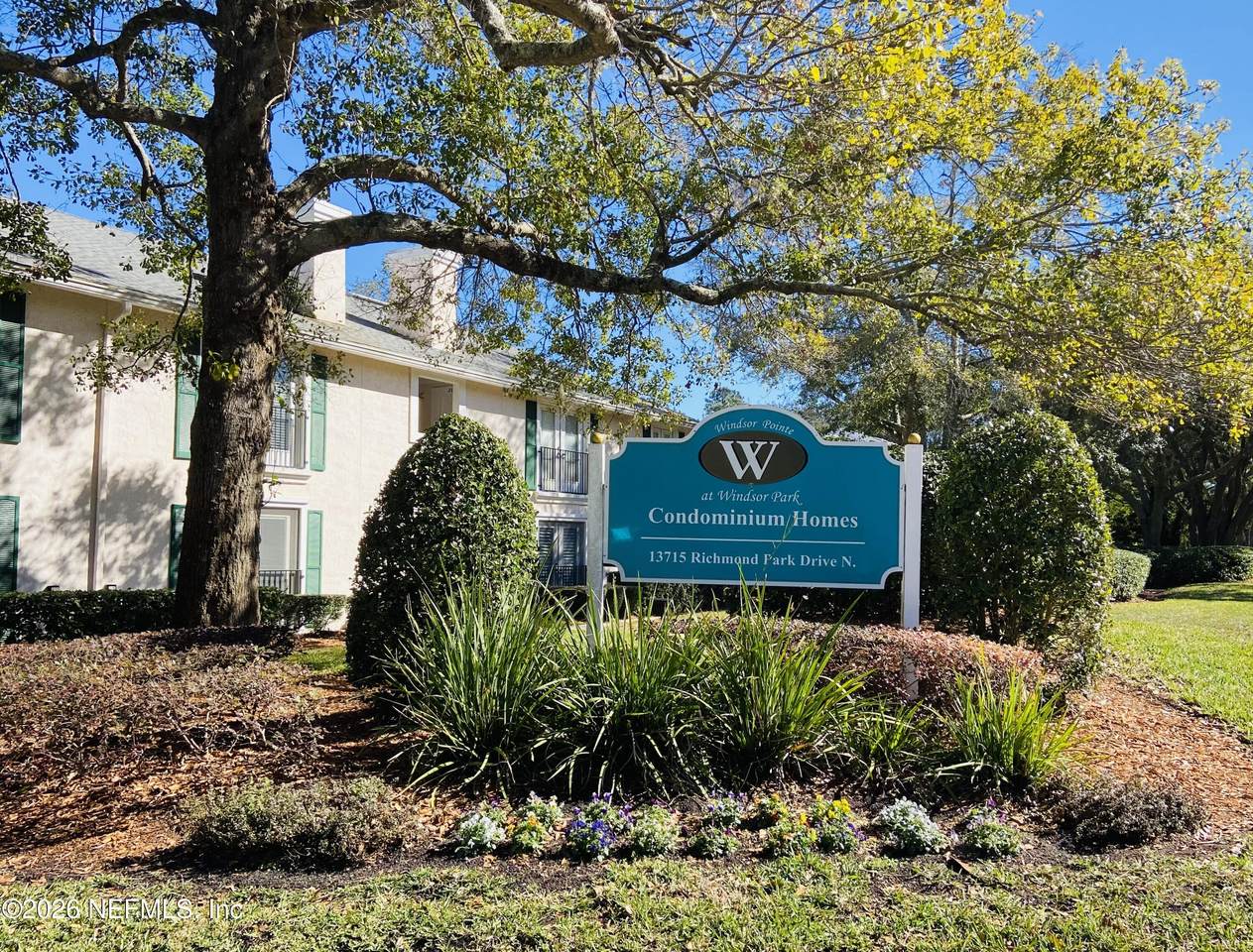 13715 Richmond Park Drive - Photo 1