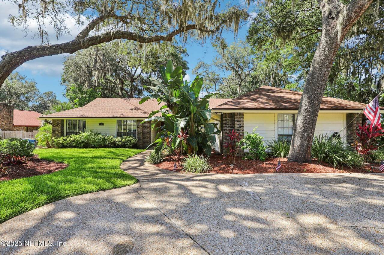 11749 Seaview Drive - Photo 1