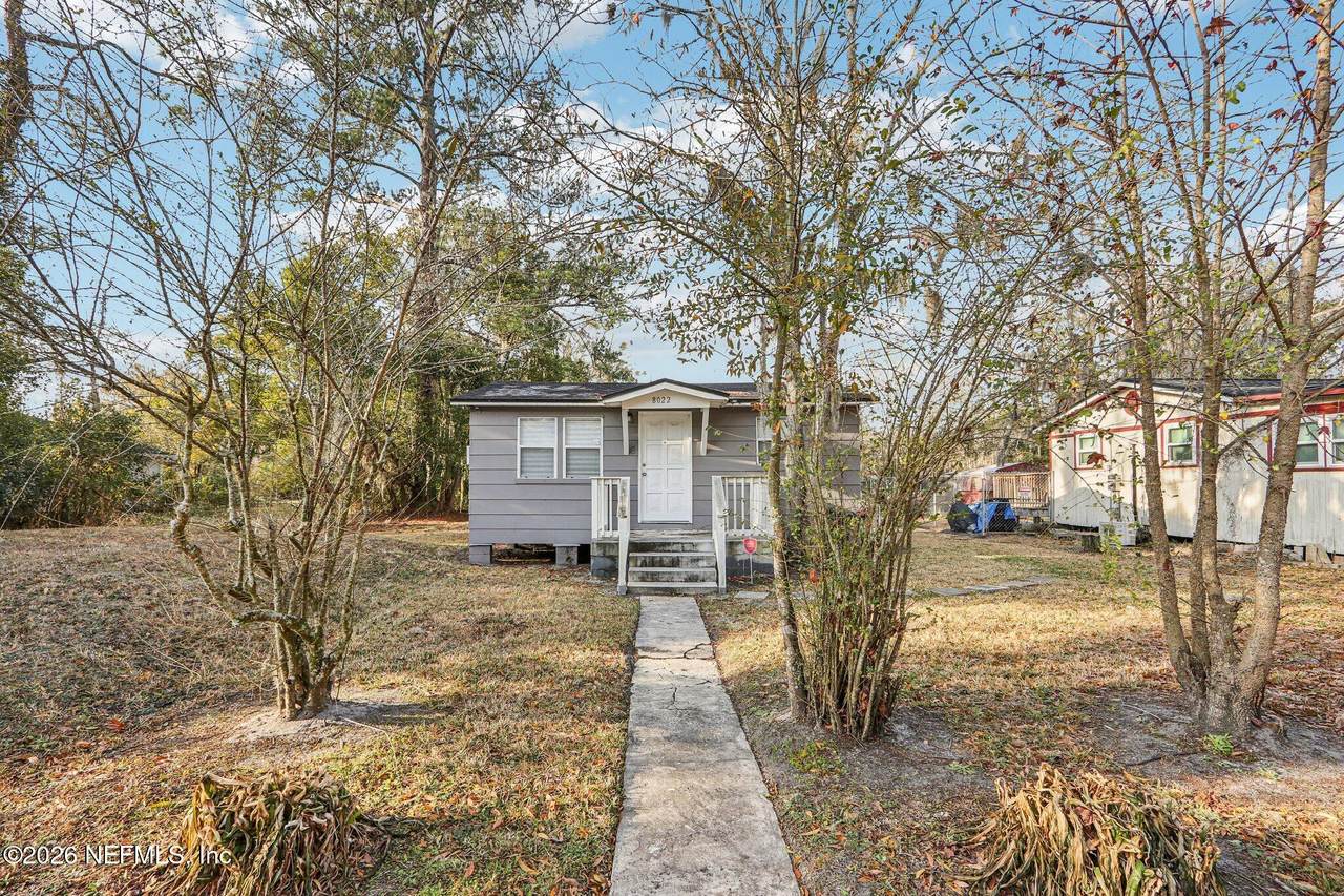 8022 Pipit Avenue - Photo 1