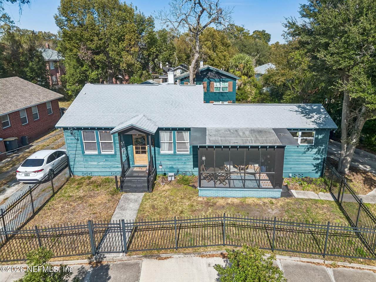 2545 Myra Street - Photo 1