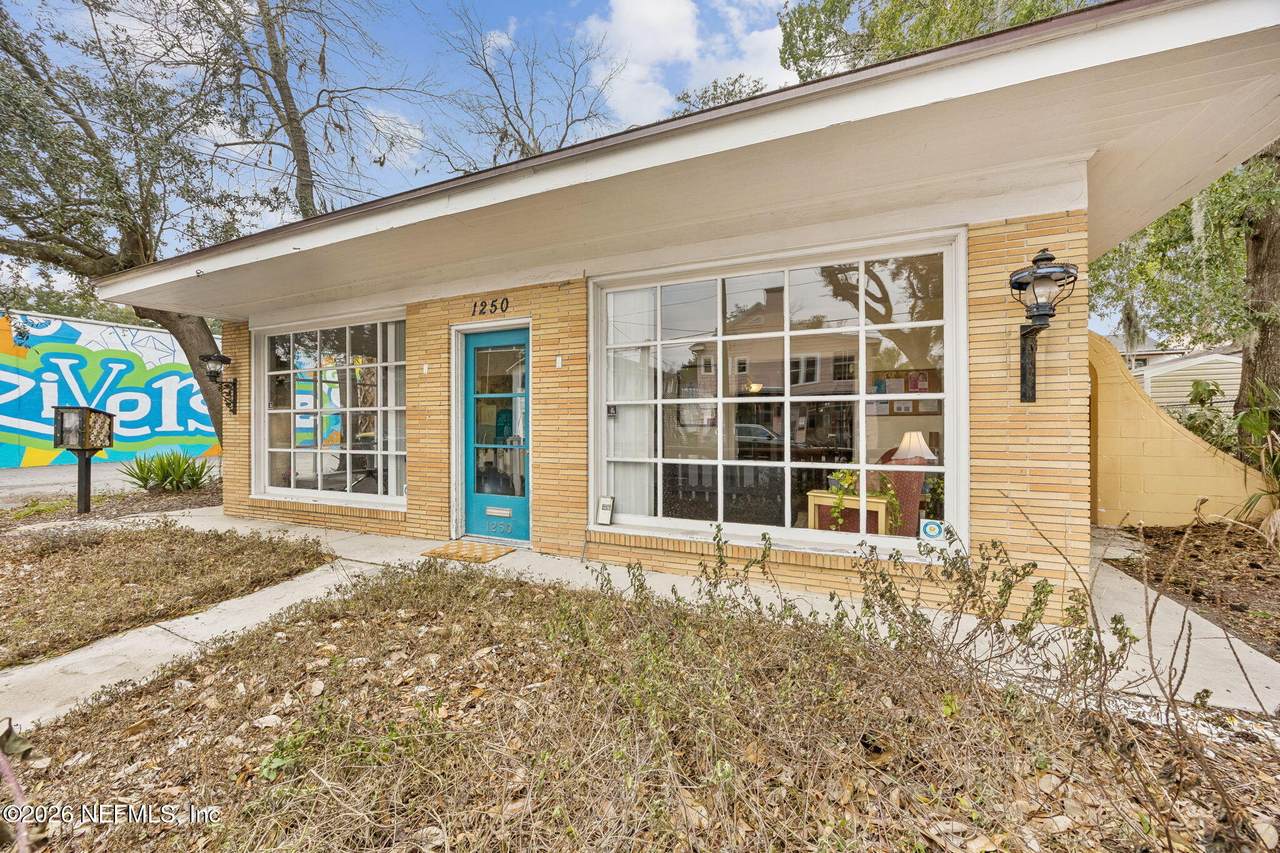1250 Mcduff Avenue - Photo 1