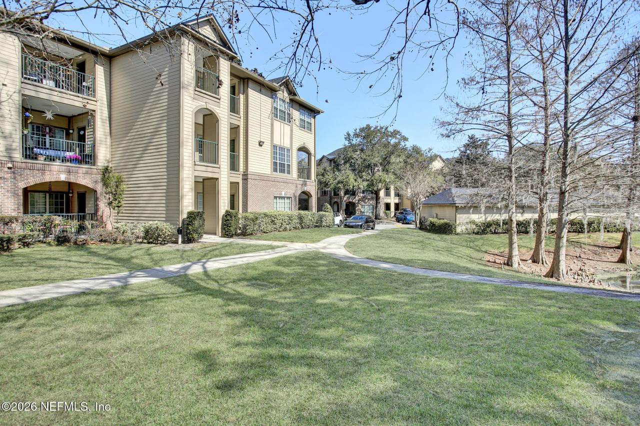 7800 Point Meadows Drive - Photo 1