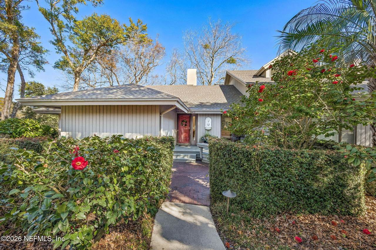 2412 Boxwood Lane - Photo 1